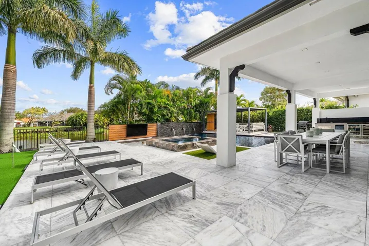 045-3019GinBerryWay-WestPalmBeach-FL-334