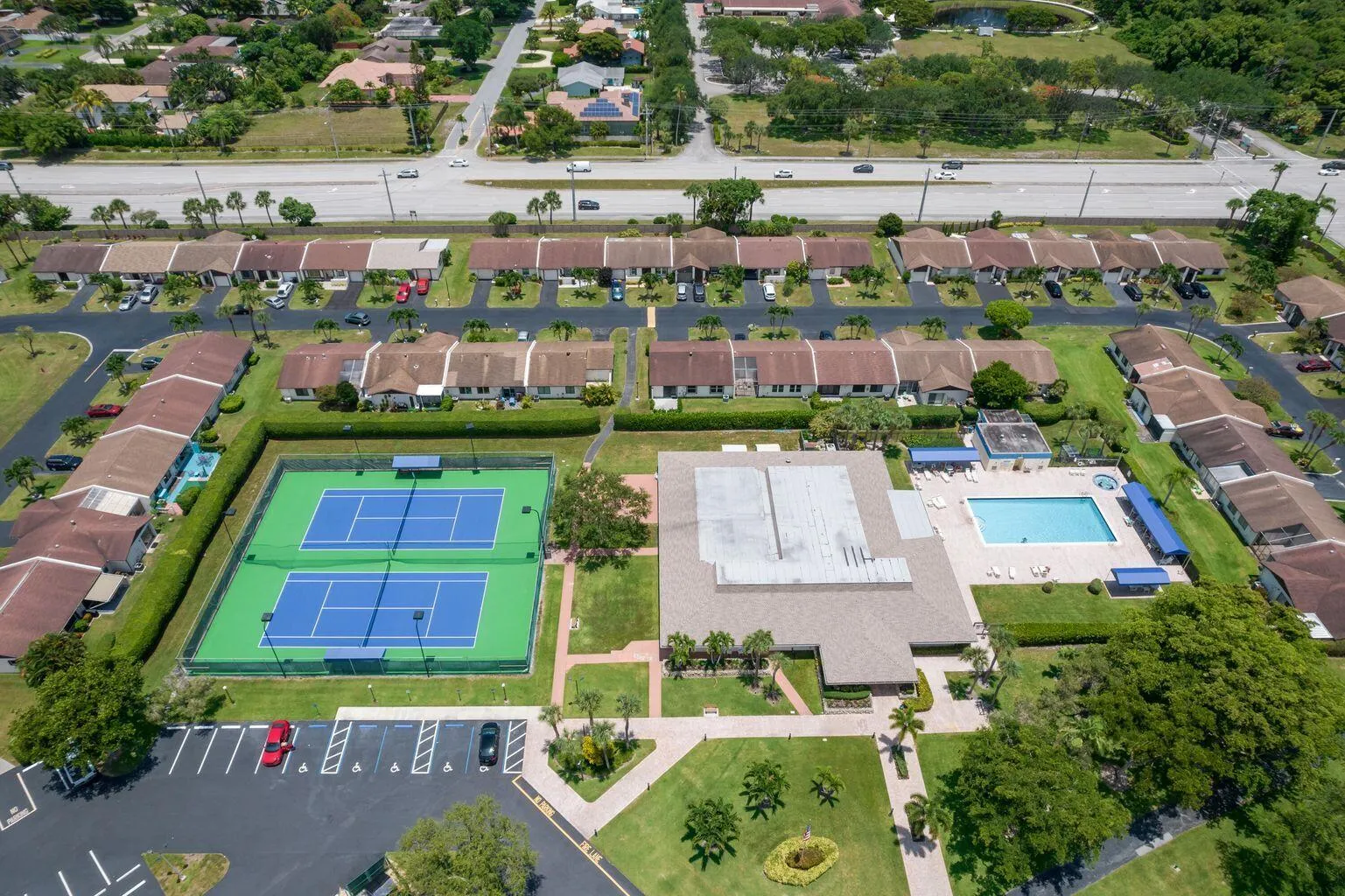 Clubhouse Ariel