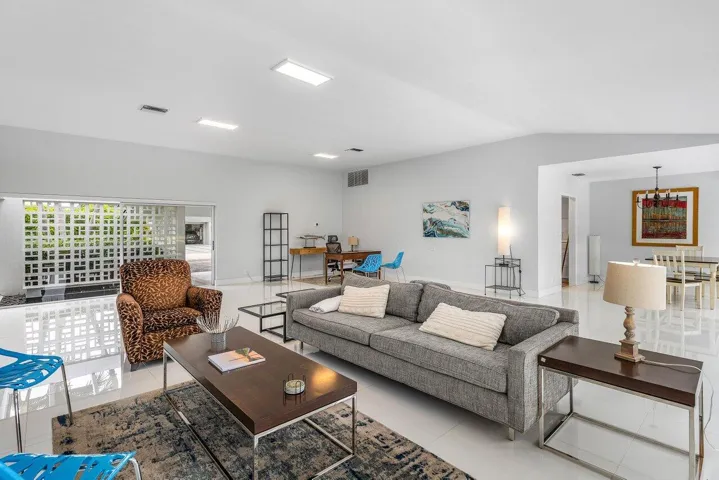 012-900MarbleWay-BocaRaton-FL-33432-SMAL