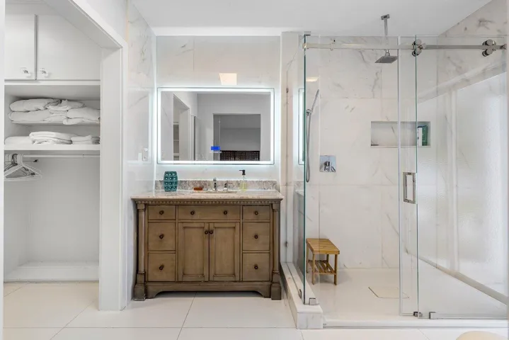 022-900MarbleWay-BocaRaton-FL-33432-SMAL