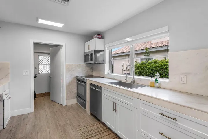 029-900MarbleWay-BocaRaton-FL-33432-SMAL