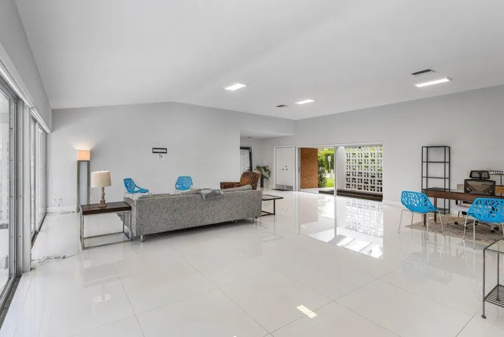 007-900MarbleWay-BocaRaton-FL-33432-SMAL