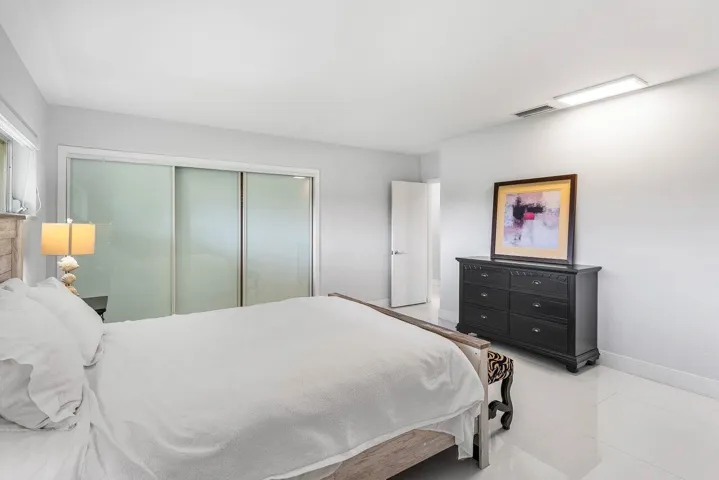 026-900MarbleWay-BocaRaton-FL-33432-SMAL