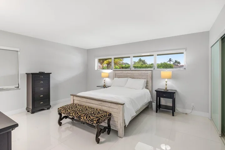 025-900MarbleWay-BocaRaton-FL-33432-SMAL