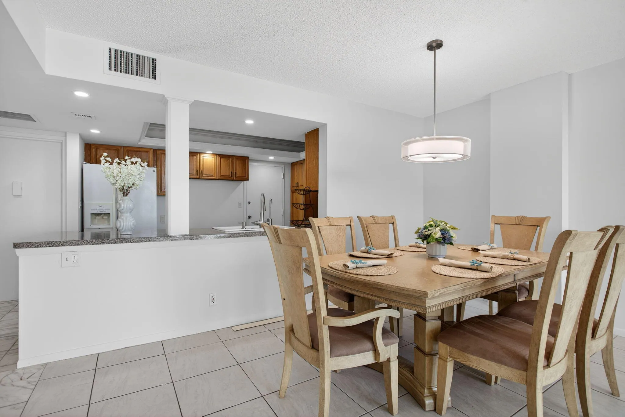 26-web-or-mls-1147-3744