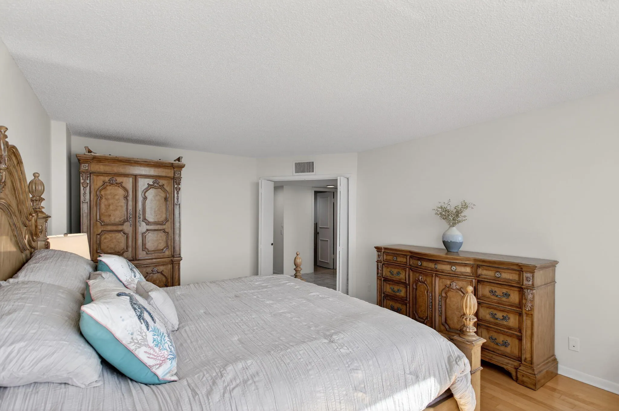 48-web-or-mls-1147-3850