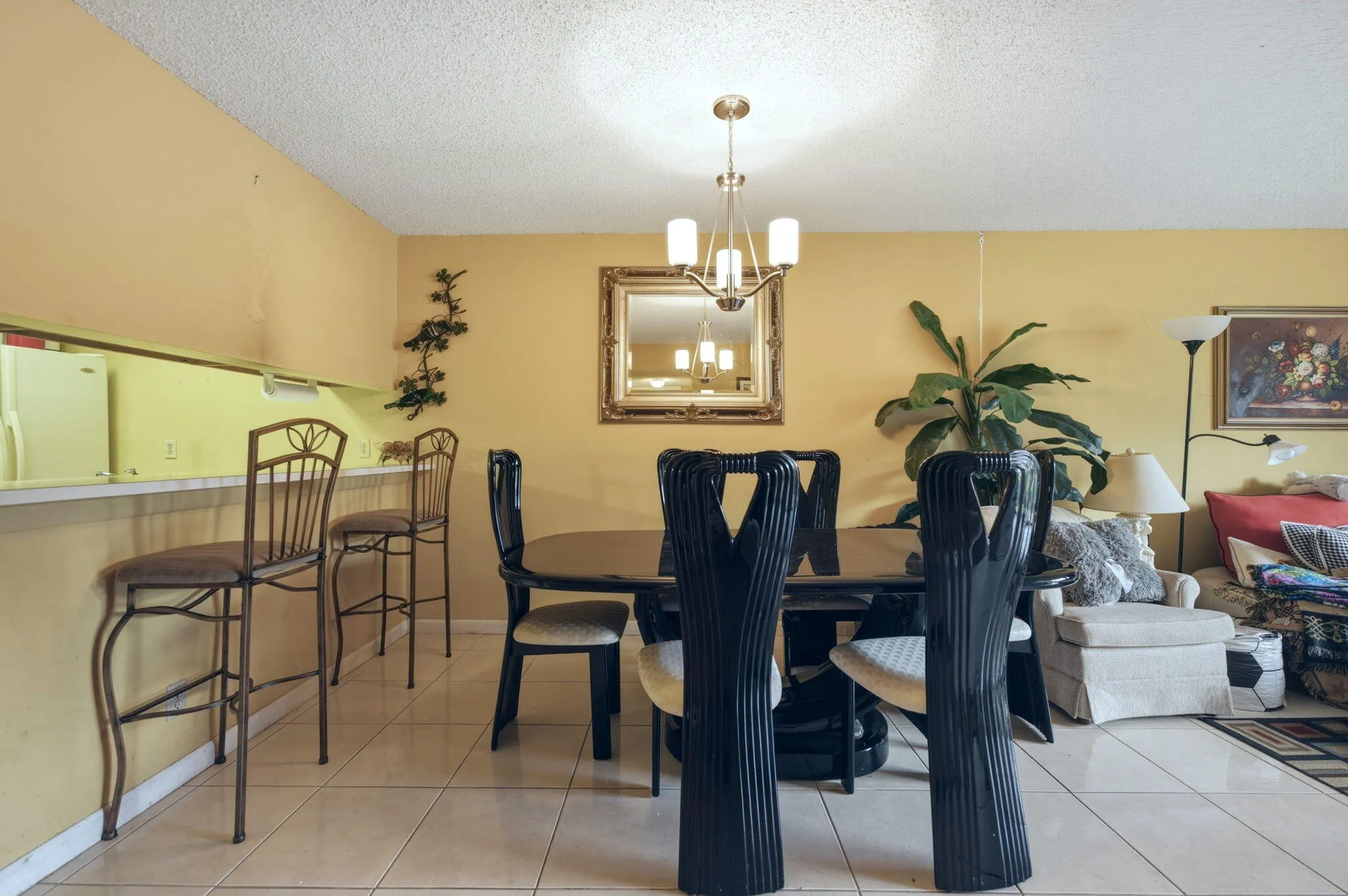 5-web-or-mls-8620-n-sherman-cir-204