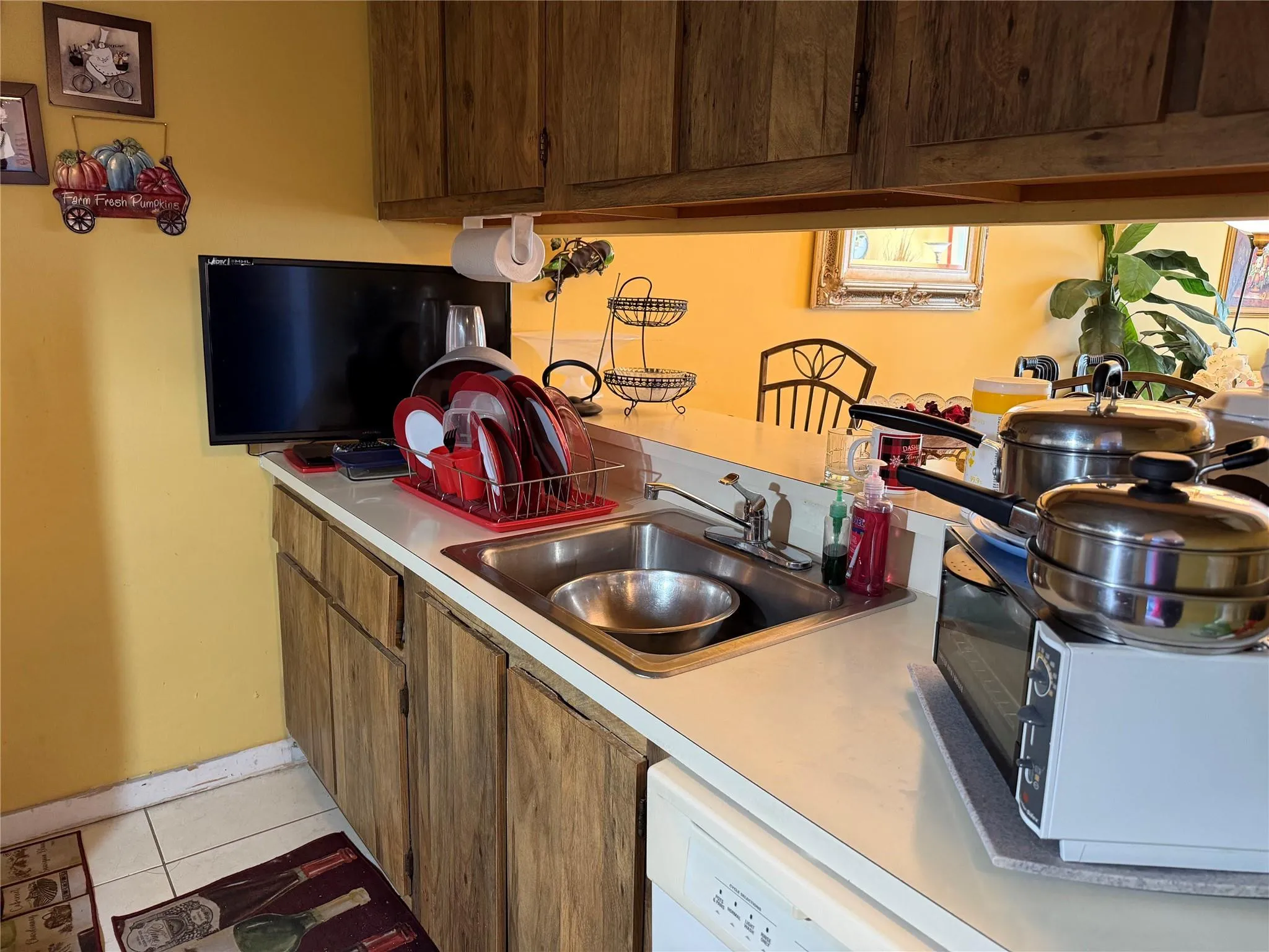 12-web-or-mls-8620-n-sherman-cir-204