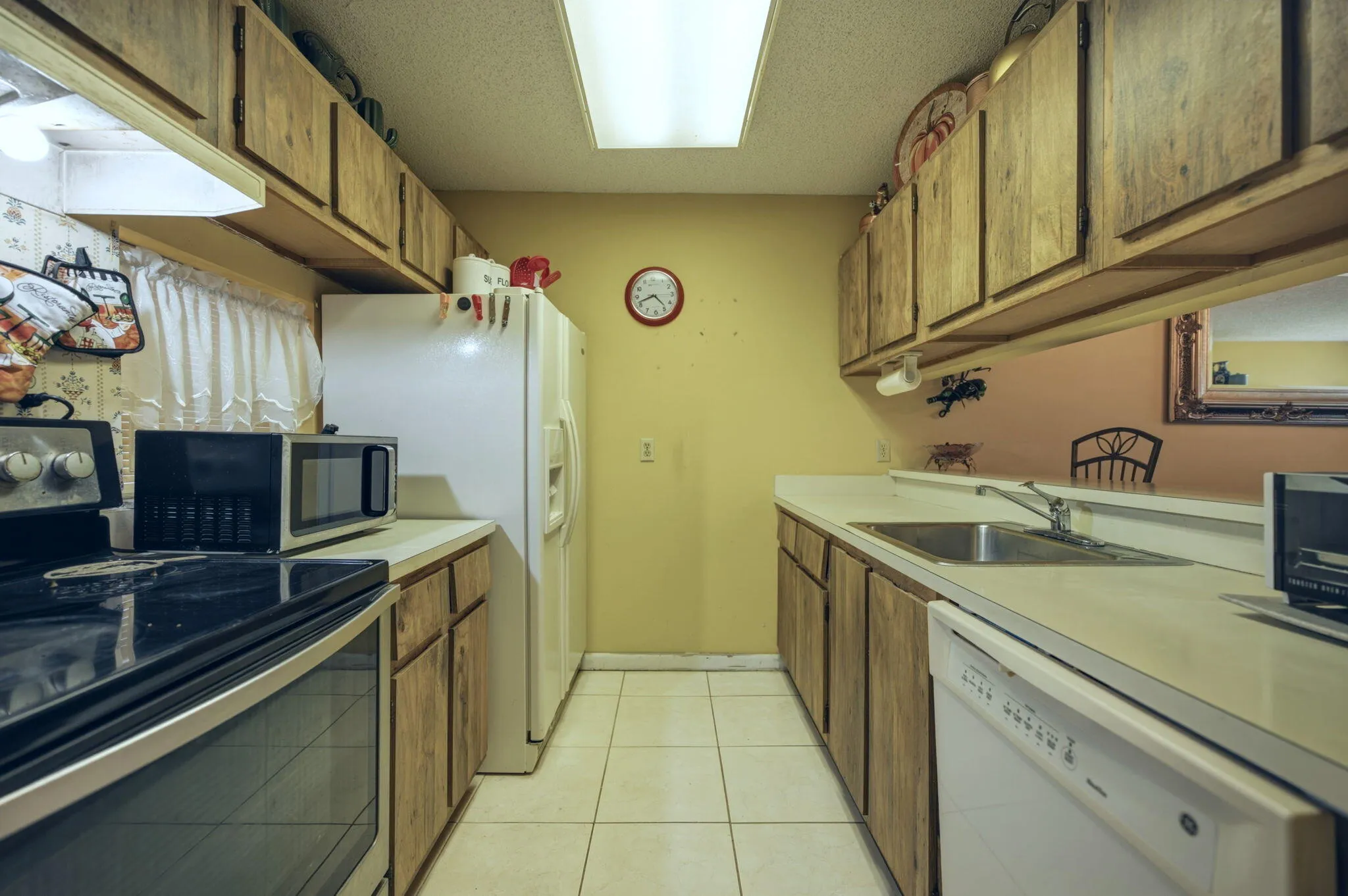 10-web-or-mls-8620-n-sherman-cir-204