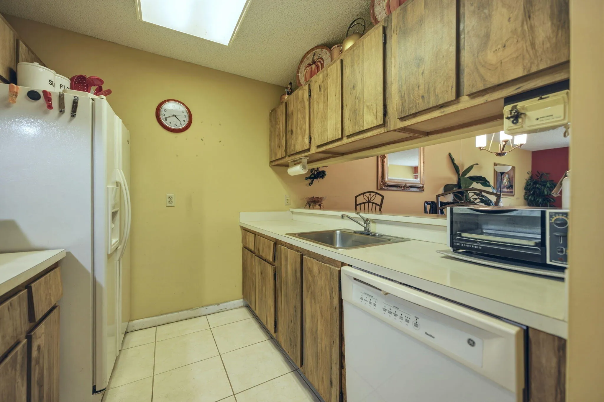 12-web-or-mls-8620-n-sherman-cir-204