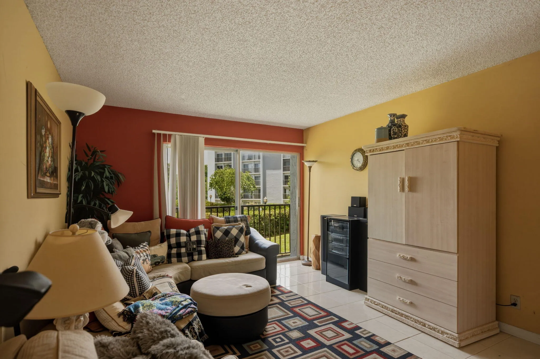 9-web-or-mls-8620-n-sherman-cir-204