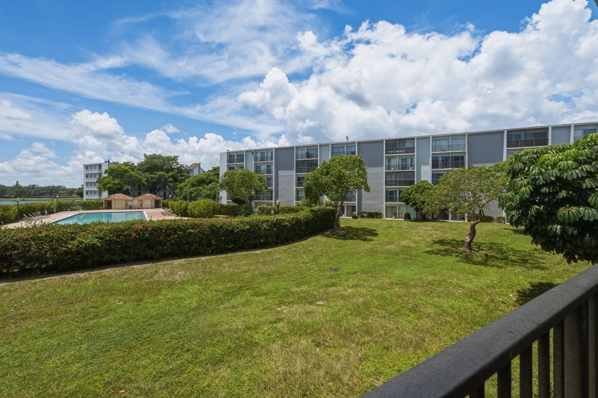 19-web-or-mls-8620-n-sherman-cir-204
