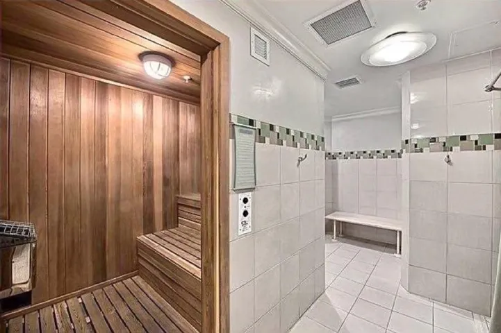Saunas in both Men't and Women's locker rooms