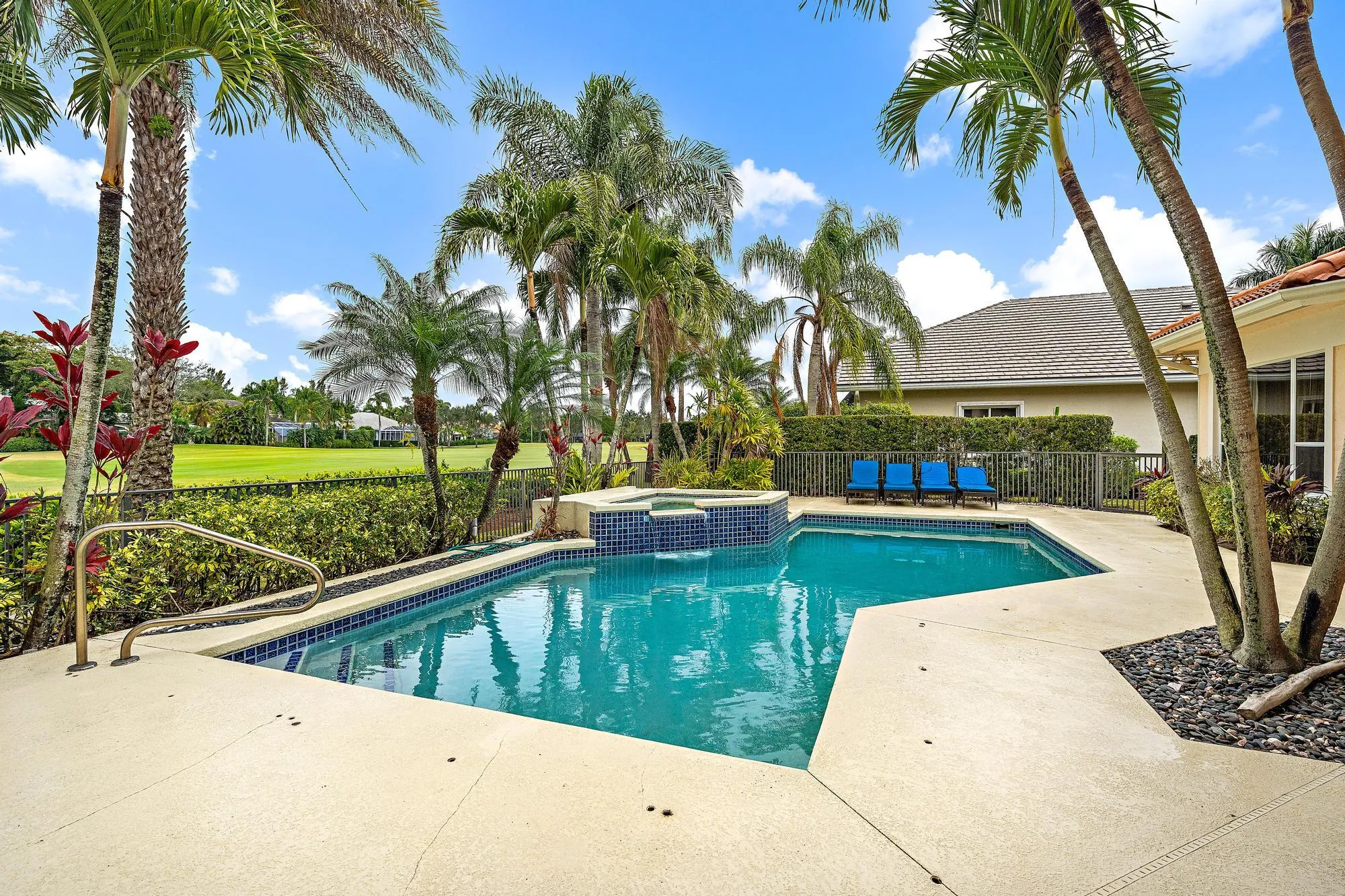 8412 Egret Meadow
