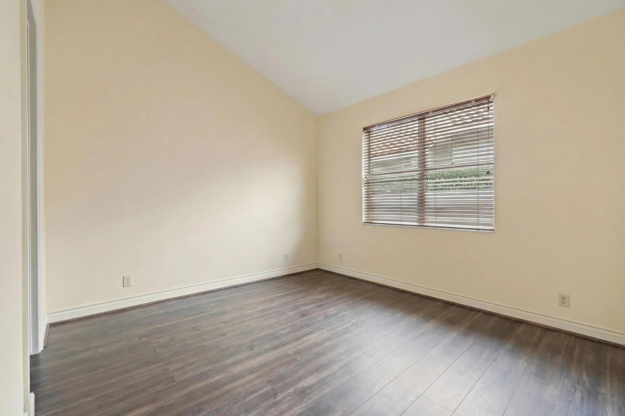 8412 Egret Meadow