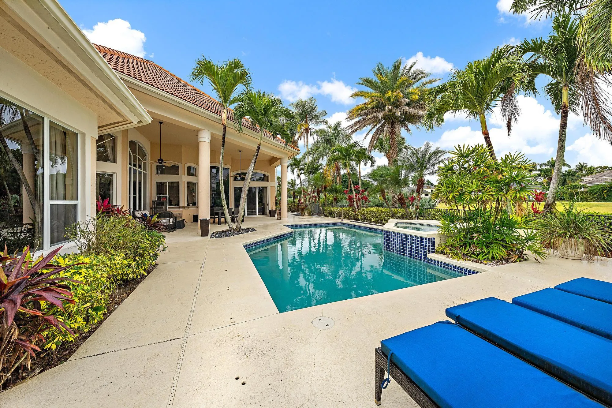 8412 Egret Meadow