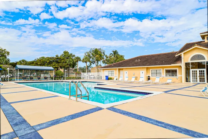 450 Palm Ave #58