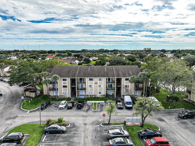 450 Palm Circle