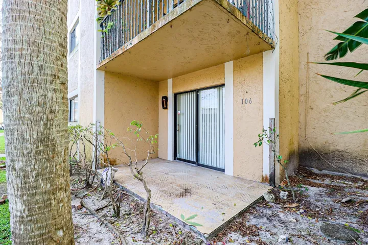 450 Palm Ave #50