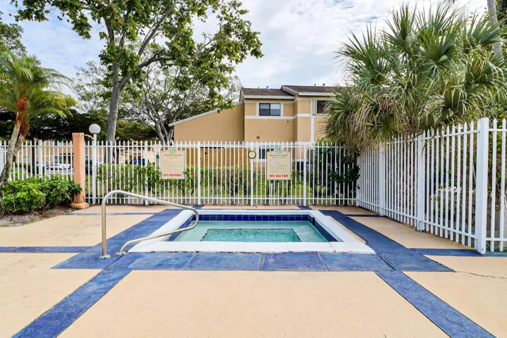 450 Palm Ave #56
