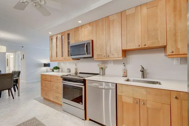 3221 S Ocean Boulevard 207,photo (17)