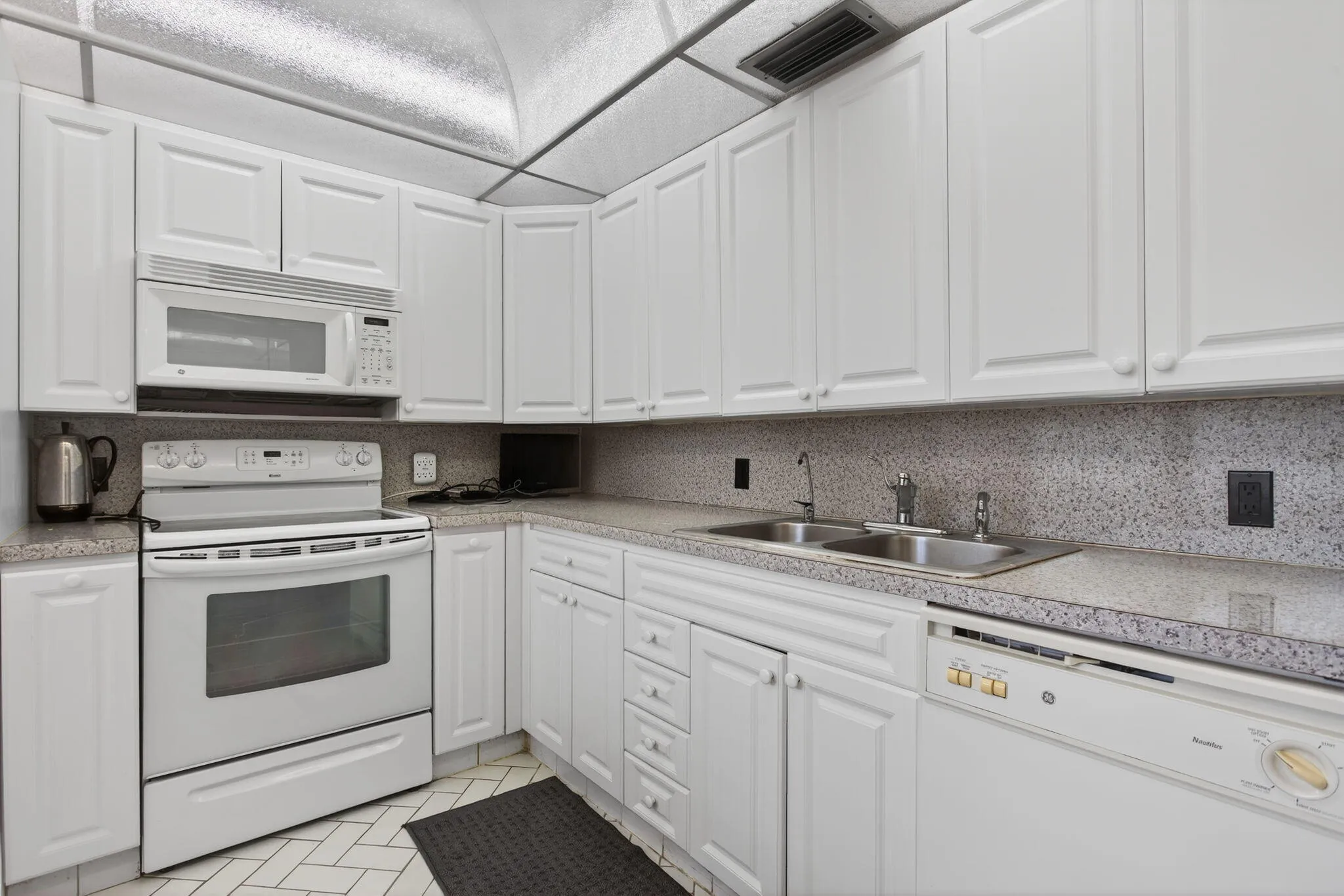 4-web-or-mls-2403 B4-1658