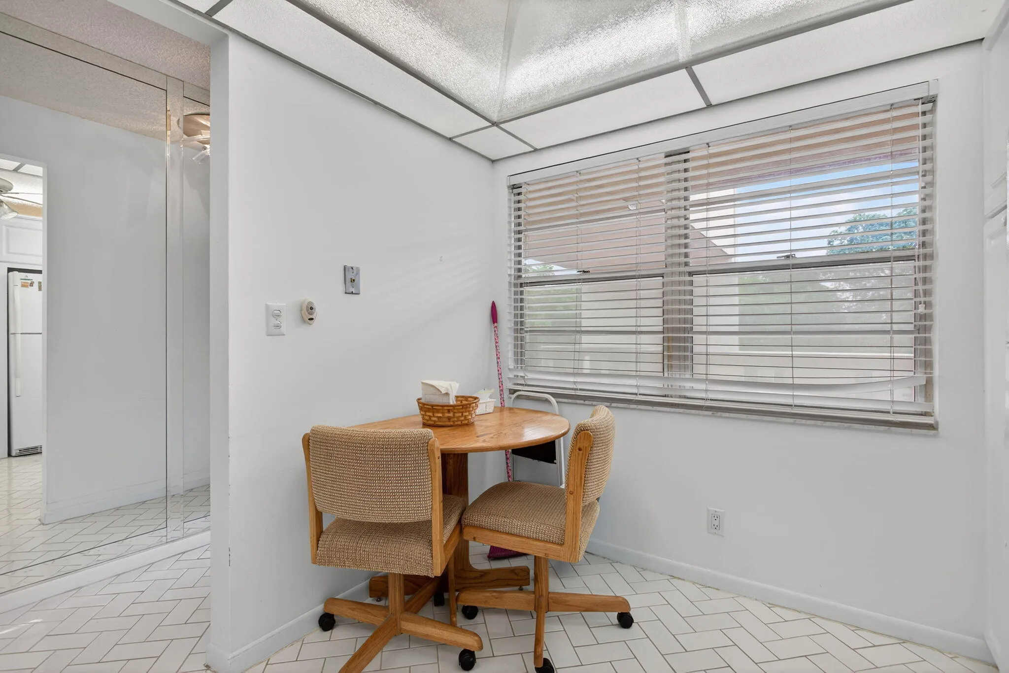 6-web-or-mls-2403 B4-1668