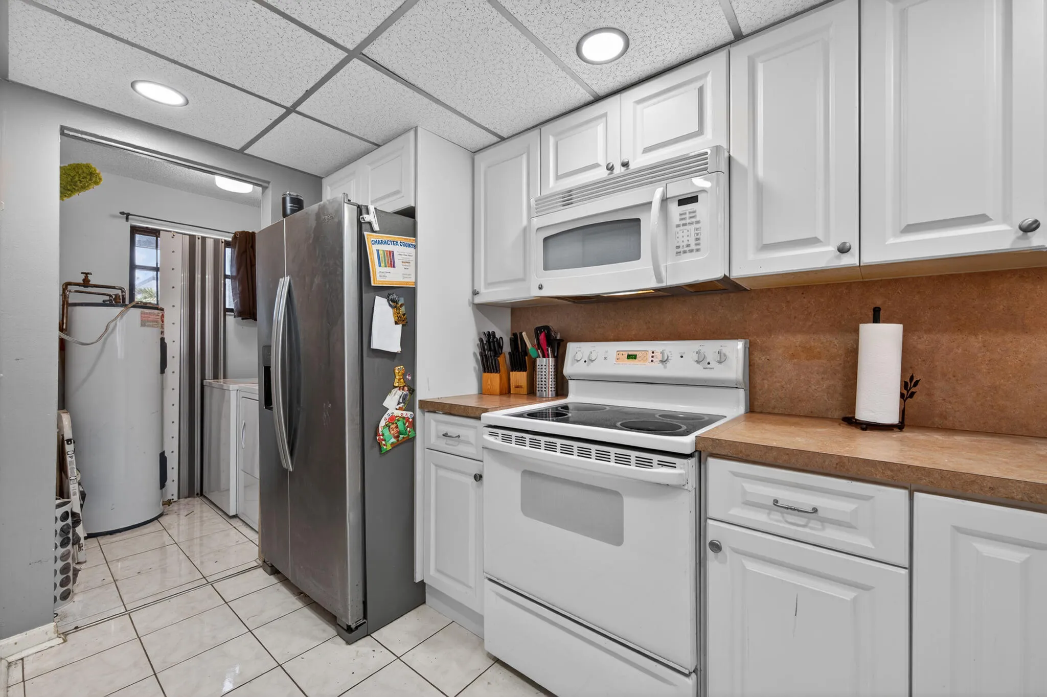 Kitchen / Laudry
