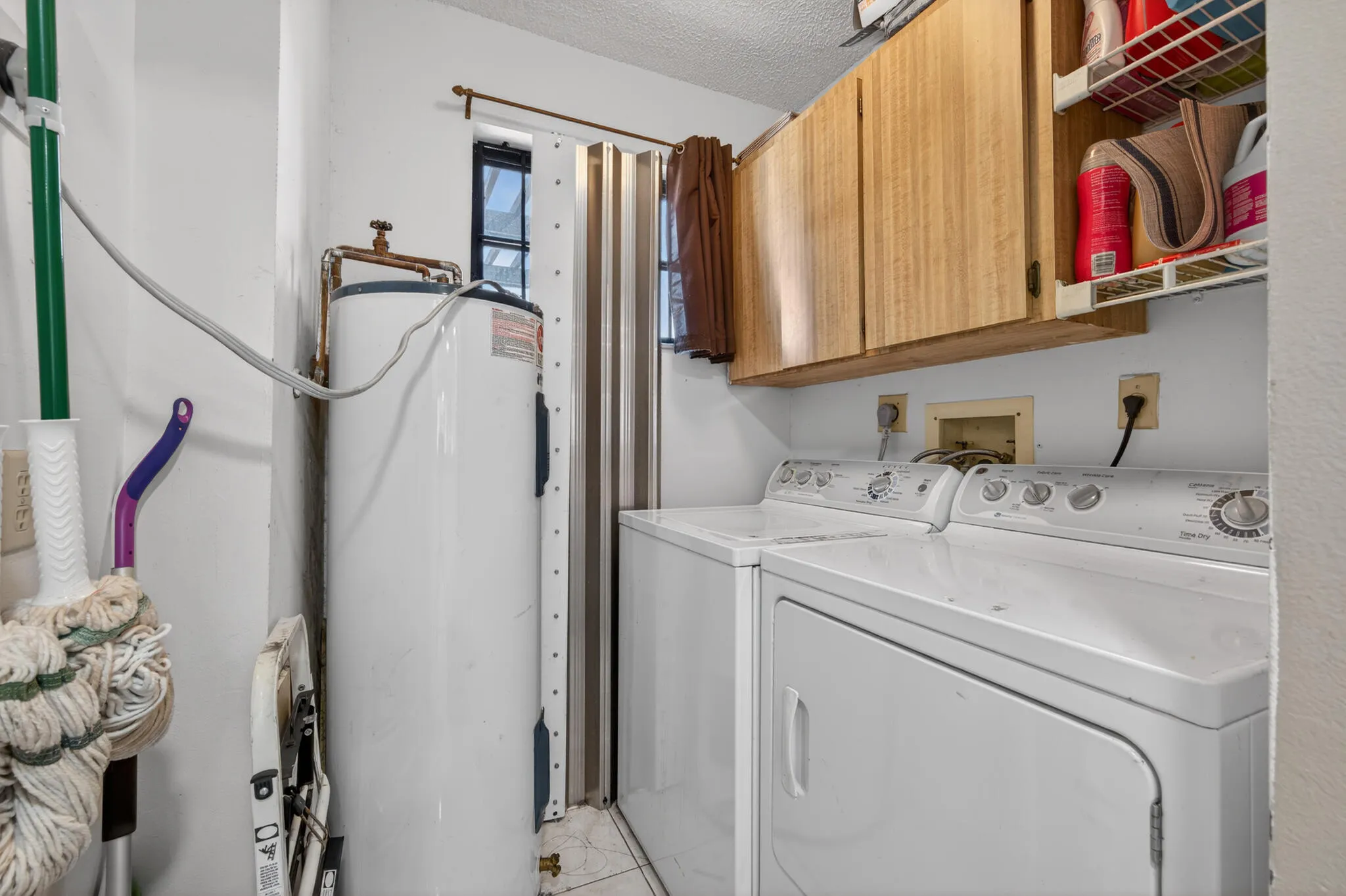 Laundry with storage