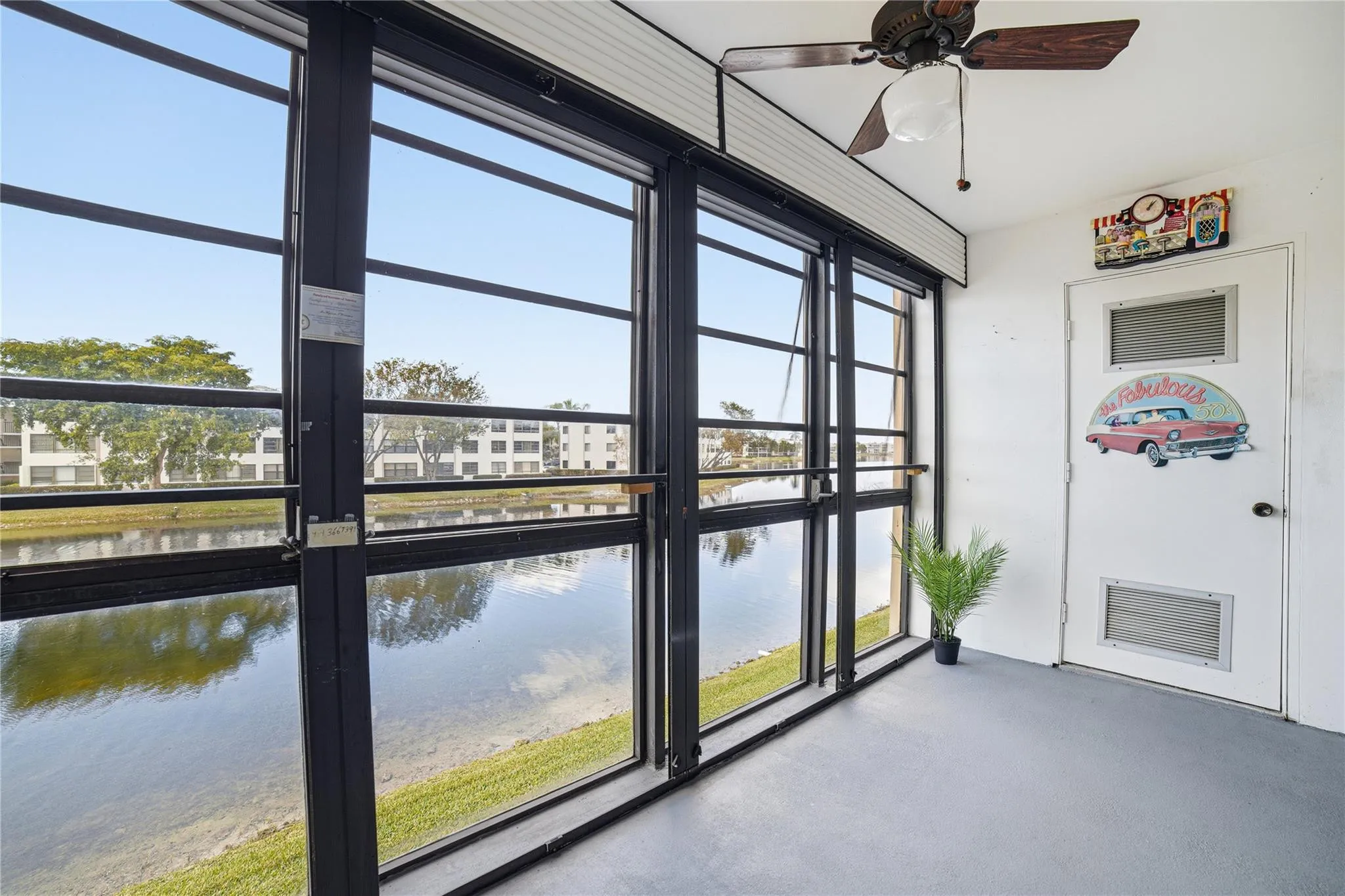 PATIO WATERVIEW