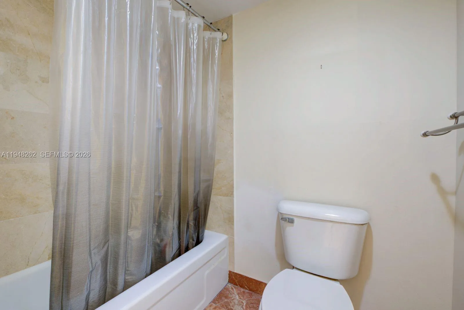shower and bath tub