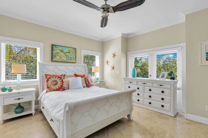 38-BEDROOM