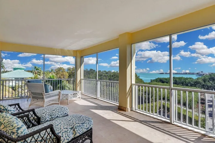 27-SCREENED IN PORCH WITH BEAUTIFUL GULF