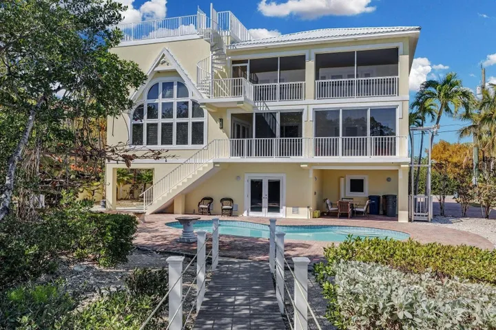 1-Welcome to 205 Stirrup Key Blvd
