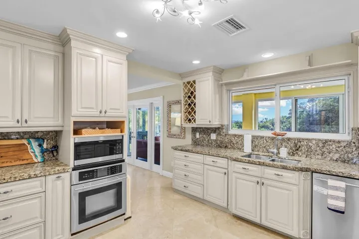 17-KITCHEN1