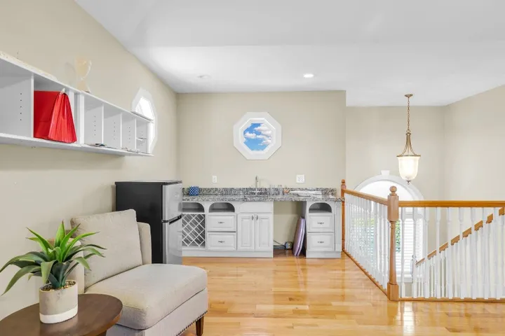 34-WET BAR