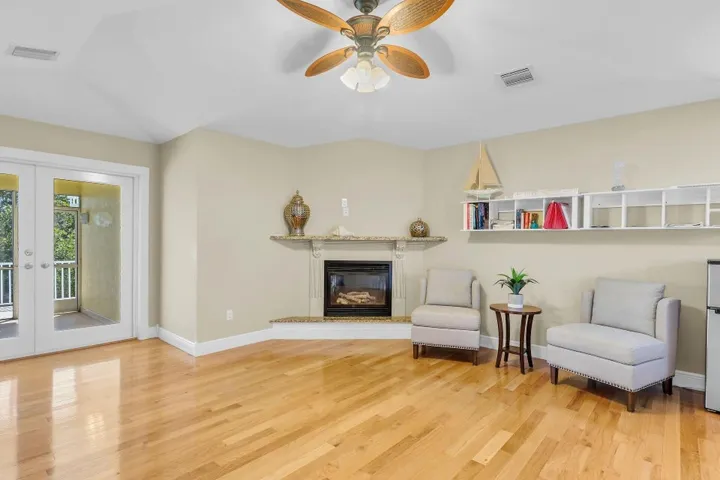 29-SITTING AREA OR 4TH BEDROOM FEATURES