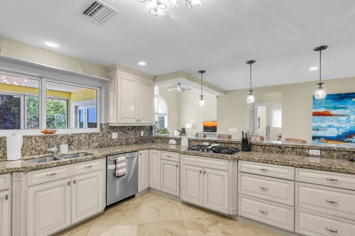 23-KITCHEN4
