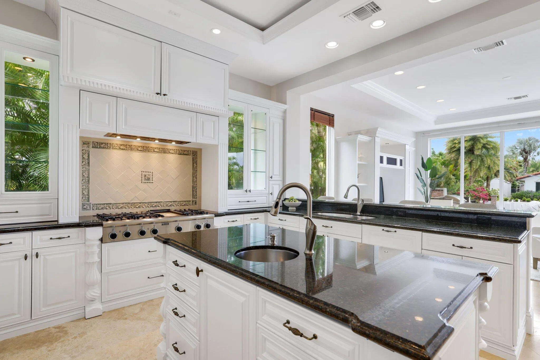 501 Golden Harbour Dr - 21.jpg-SMALL