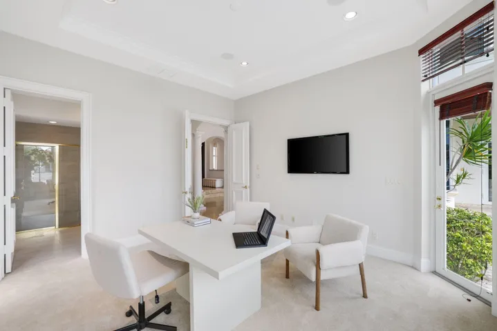 501 Golden Harbour Dr - 35.jpg-SMALL