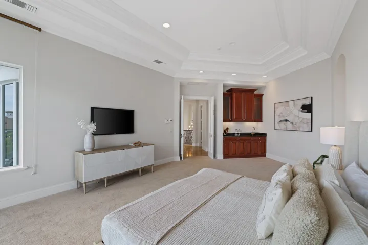 501 Golden Harbour Dr - 25.jpg-SMALL
