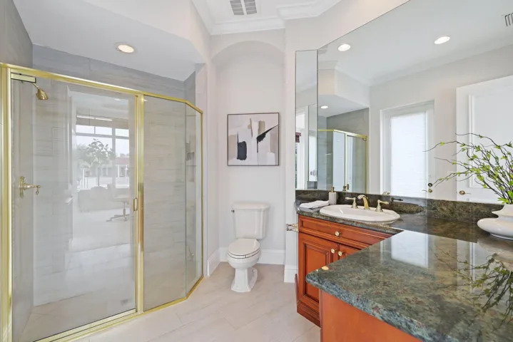 501 Golden Harbour Dr - 36.jpg-SMALL