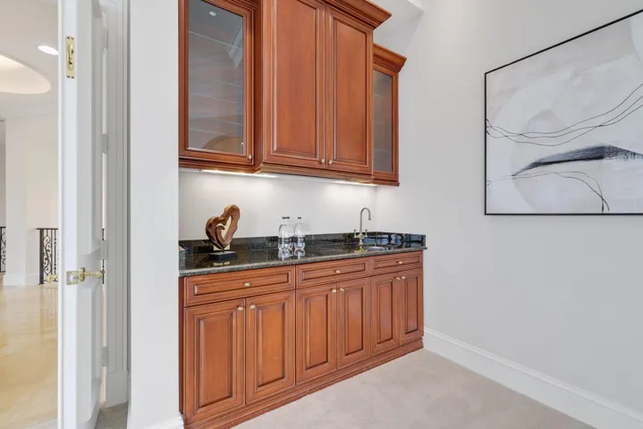 501 Golden Harbour Dr - 26.jpg-SMALL