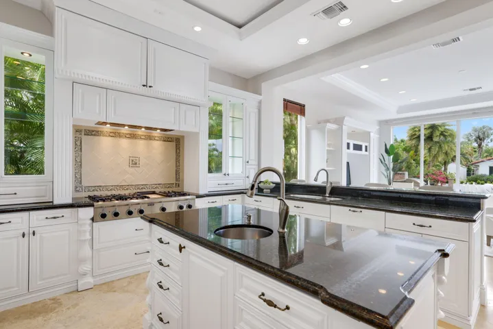501 Golden Harbour Dr - 21.jpg-SMALL