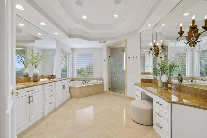 501 Golden Harbour Dr - 32.jpg-SMALL
