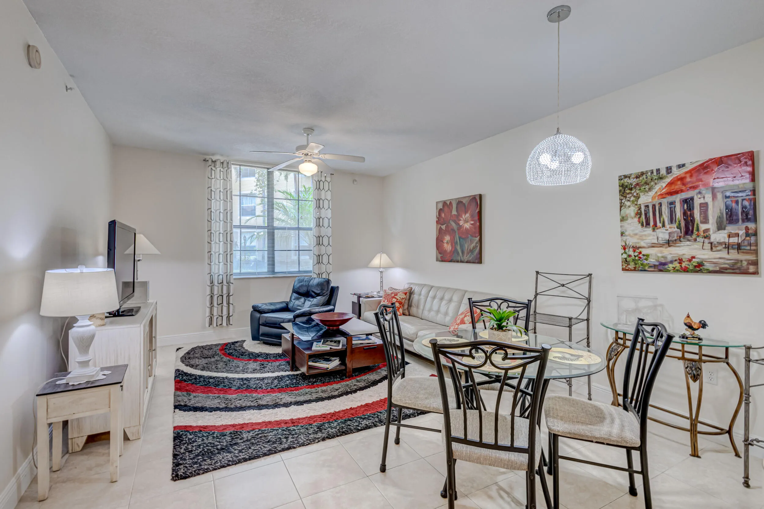 Living Dining Area