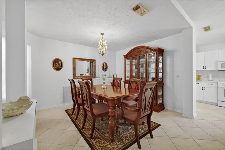 FORMAL DINNING ROOM