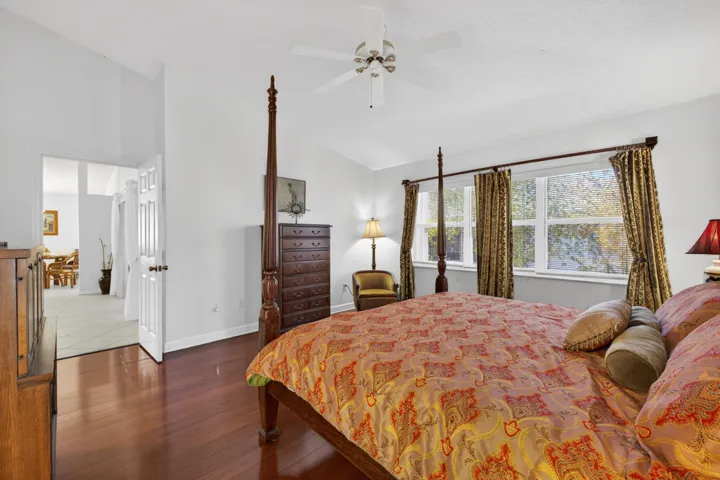 MASTER SUITE PIC 2