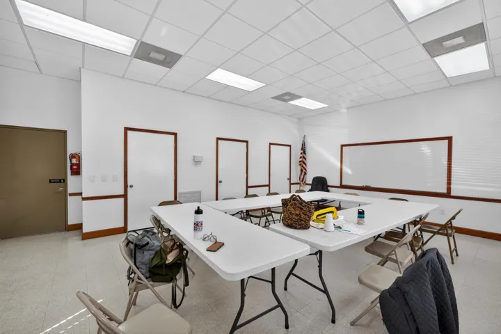 CLUBHOUSE (6)