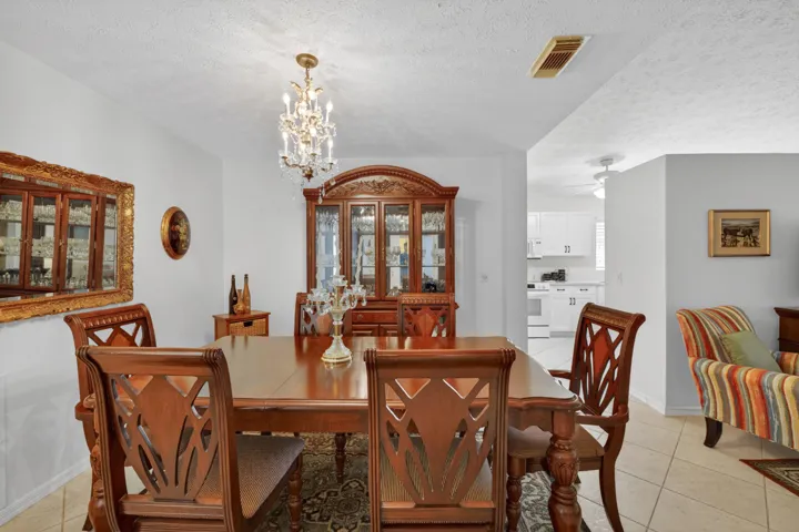 FORMAL DINNING ROOM (2)